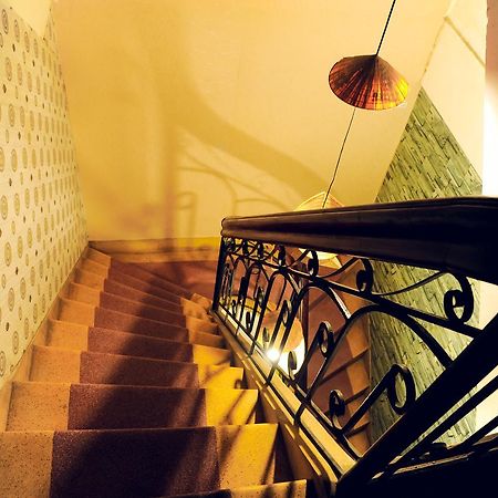 Queen Homestay Hue Exteriör bild