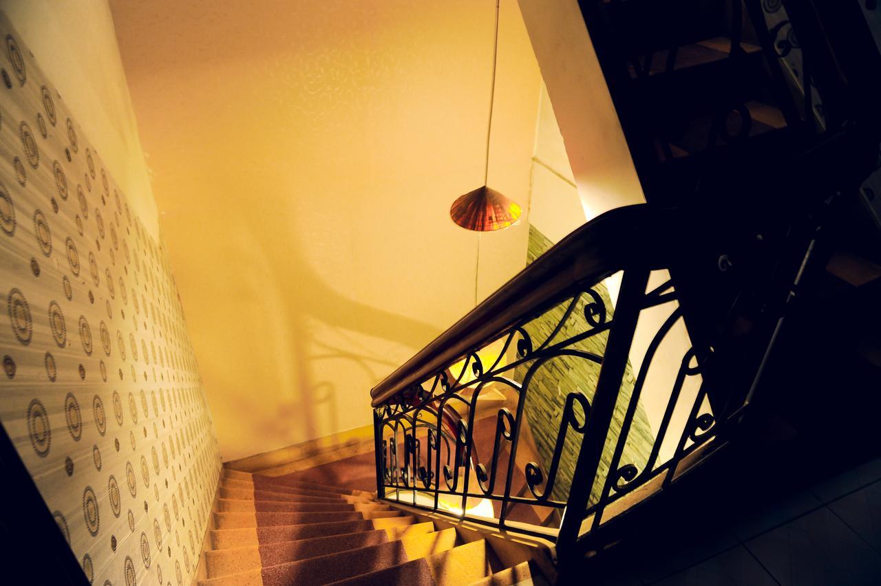 Queen Homestay Hue Exteriör bild