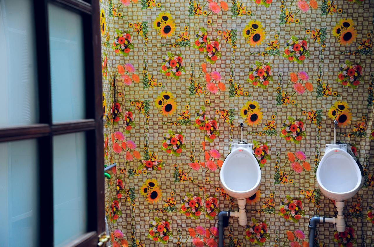 Queen Homestay Hue Exteriör bild