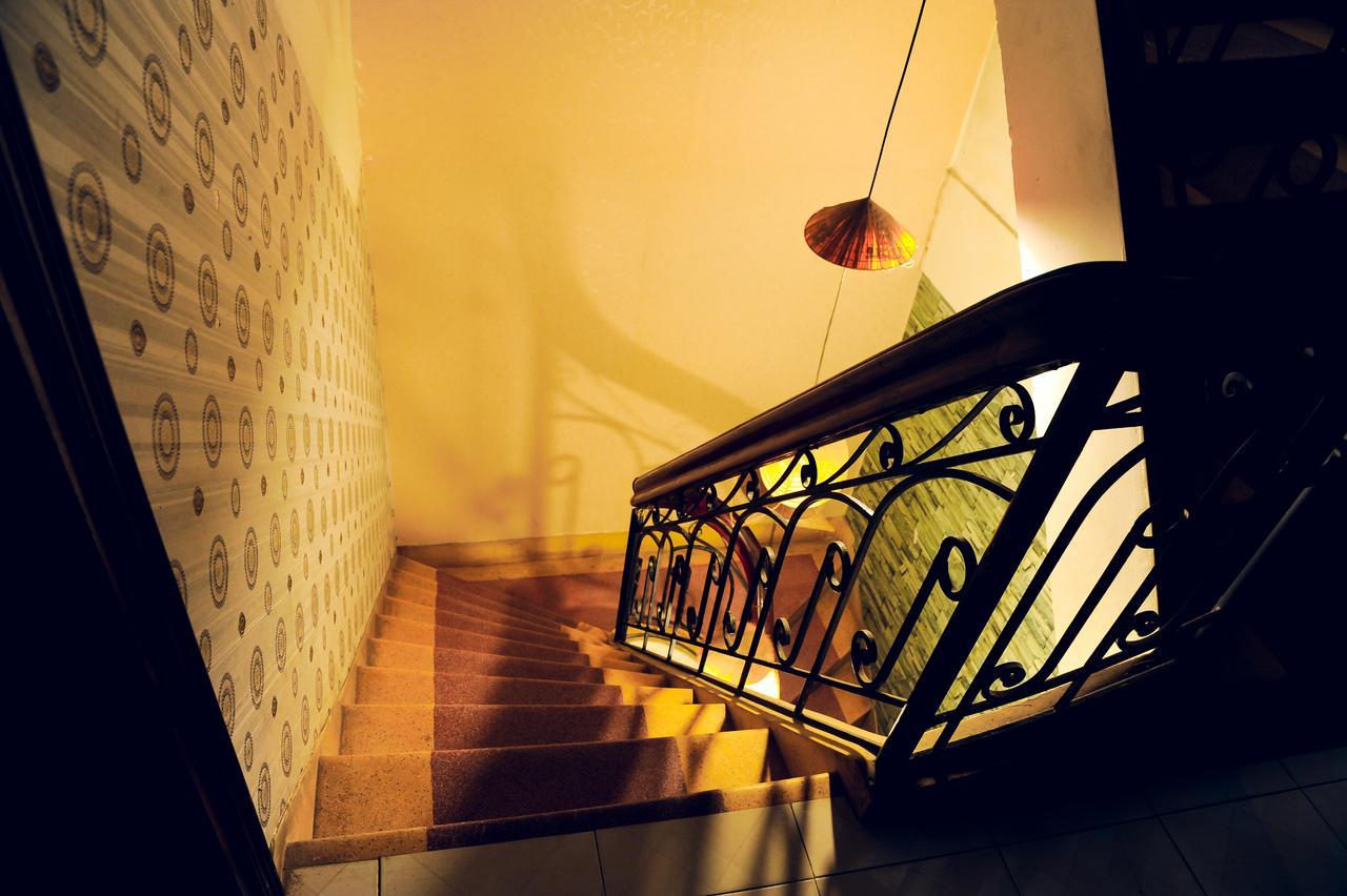 Queen Homestay Hue Exteriör bild