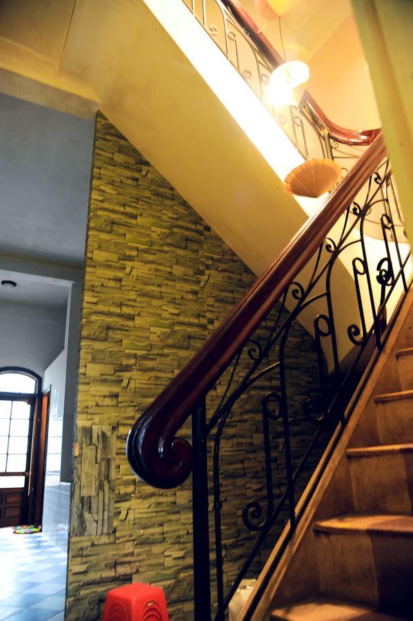 Queen Homestay Hue Exteriör bild