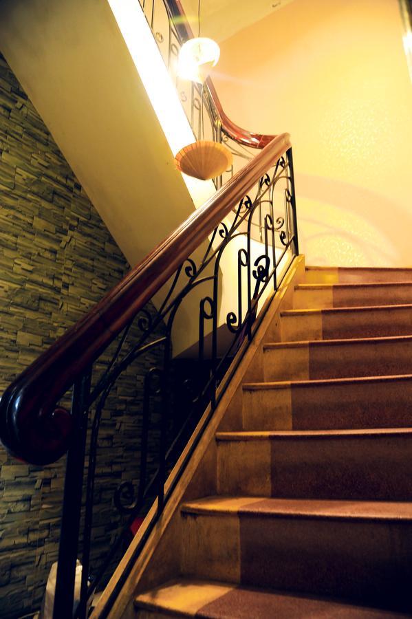 Queen Homestay Hue Exteriör bild